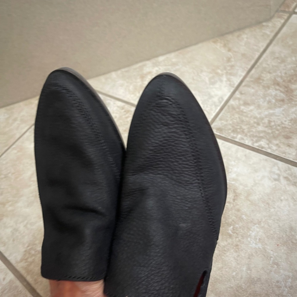 Lucky Brand Mahzan Black Leather Pointed Toe NWOT Loafer Booties Womens 6M - Picture 6 of 7